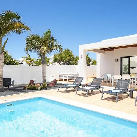 Villa Norma By *